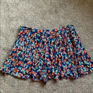 Levi’s Floral Skirt/short